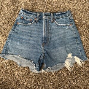 A&F High Rise 4” Mom Short